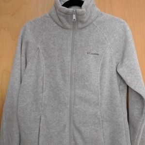 light gray columbia jacket